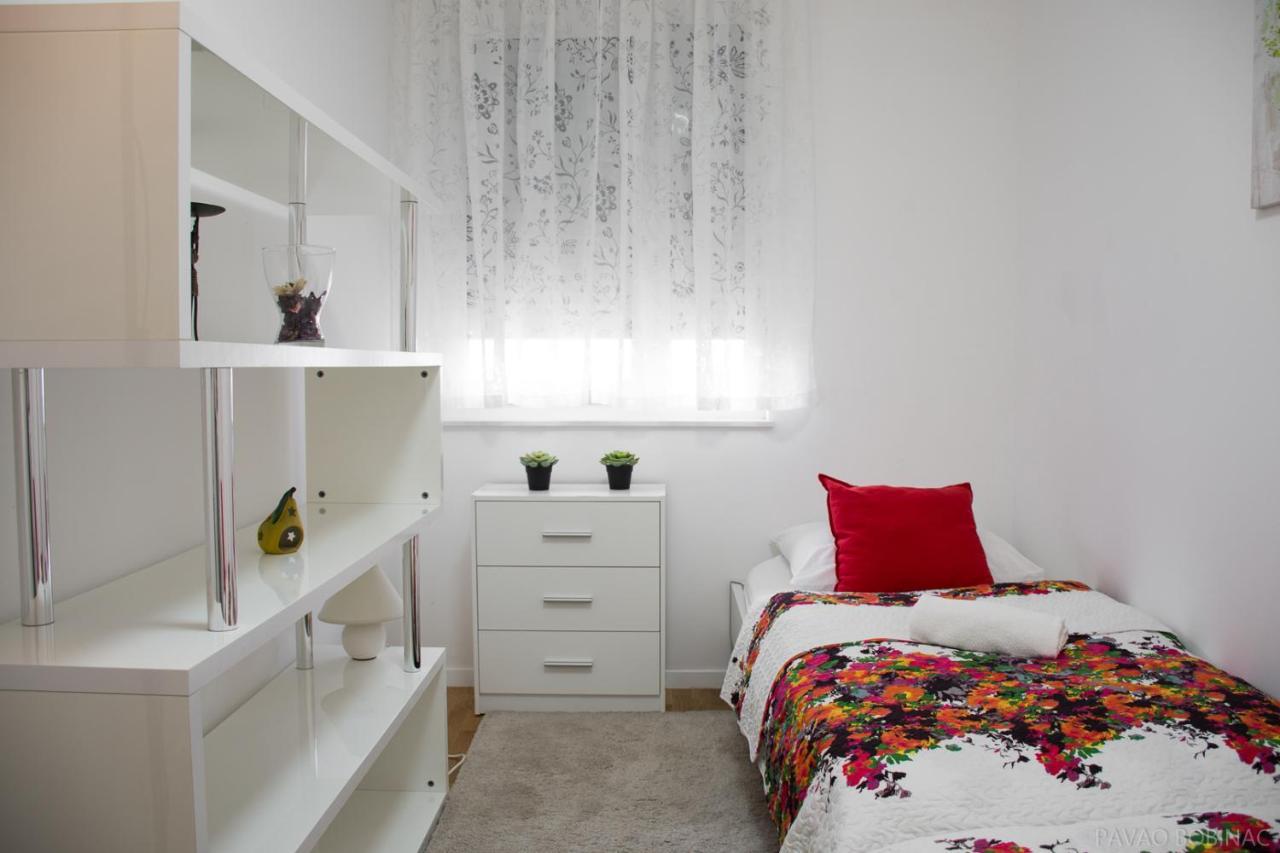 West Residence Luxury Apartment- Parking In Garage زغرب المظهر الخارجي الصورة