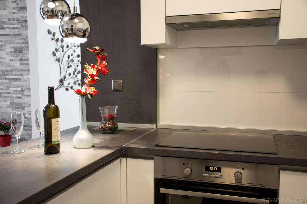 West Residence Luxury Apartment- Parking In Garage زغرب المظهر الخارجي الصورة