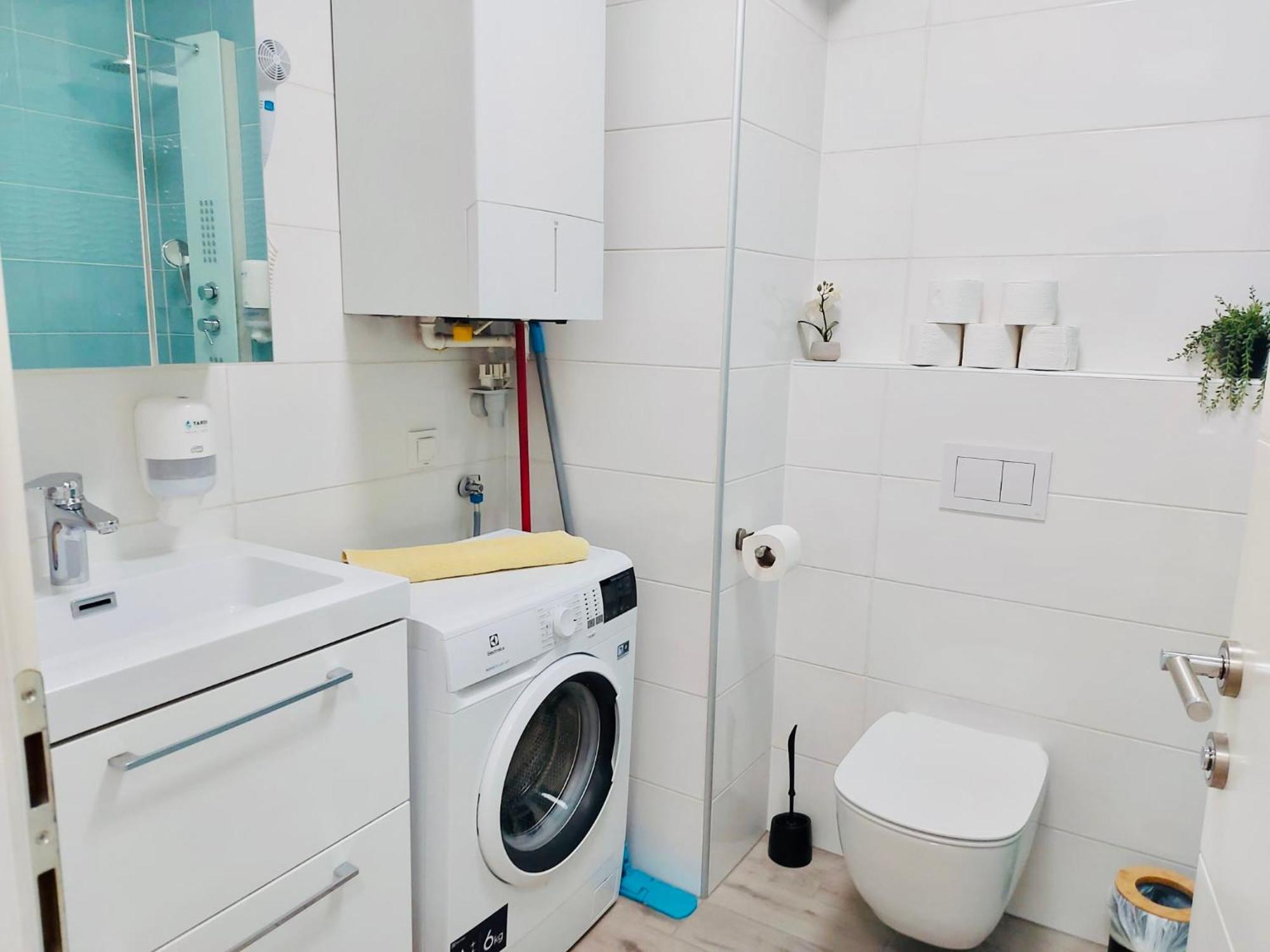 West Residence Luxury Apartment- Parking In Garage زغرب المظهر الخارجي الصورة