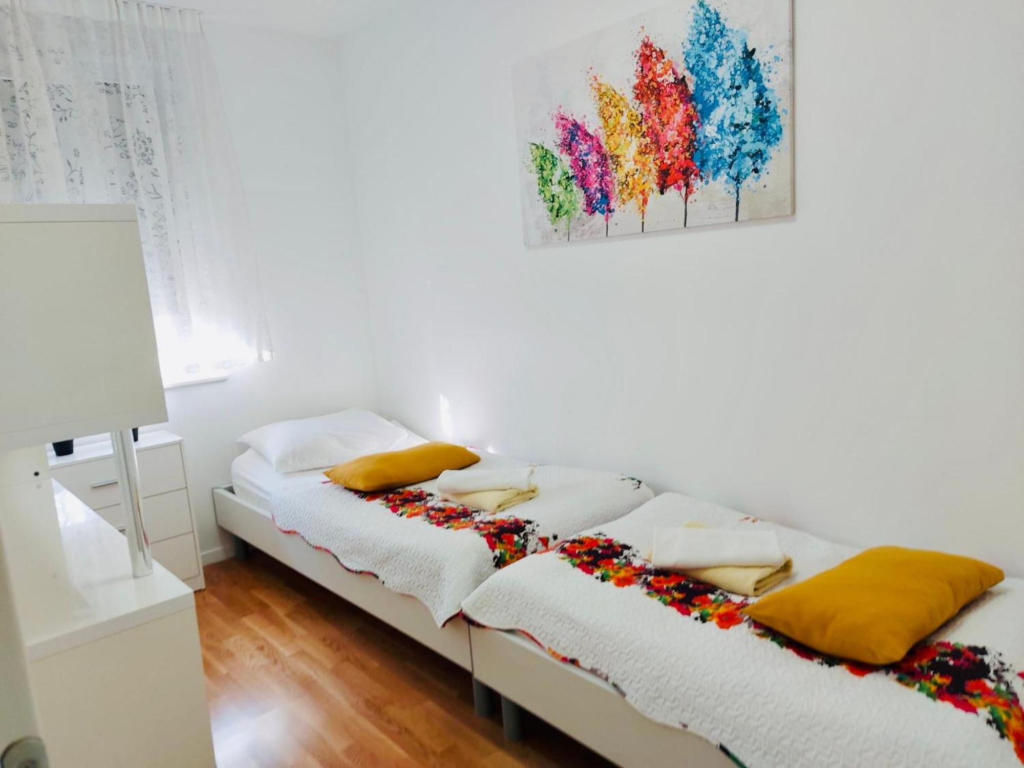 West Residence Luxury Apartment- Parking In Garage زغرب المظهر الخارجي الصورة