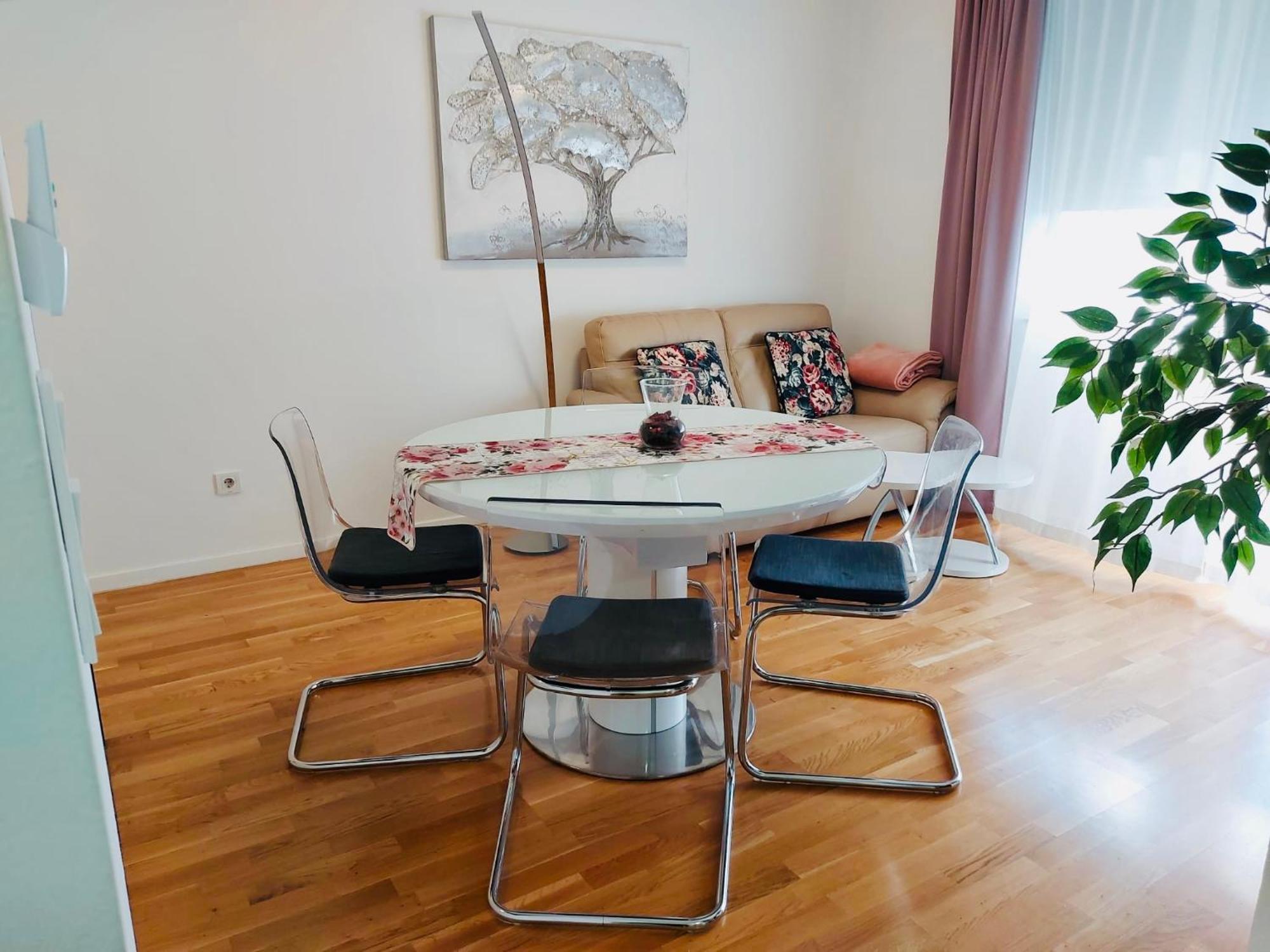 West Residence Luxury Apartment- Parking In Garage زغرب المظهر الخارجي الصورة